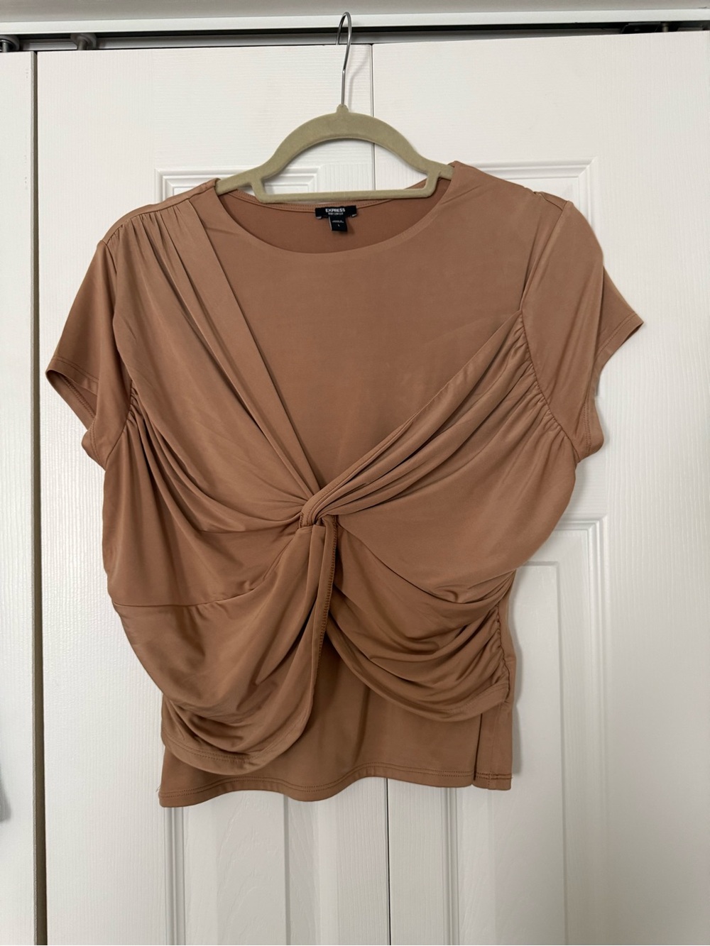 Express Body Contour Women’s Twist-Front Short Sleeve Top - Brown